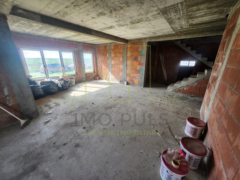 Mosnita Noua, casa individuala 700 mp teren, terasa mare, suprafete generoase.